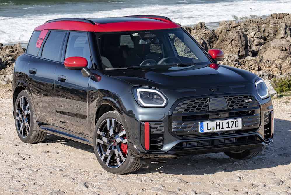 2025-mini-jcw-countryman-0001