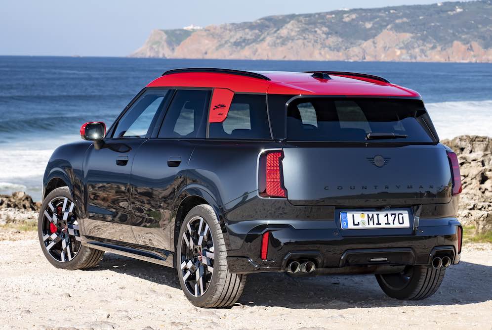 2025-mini-jcw-countryman-0003